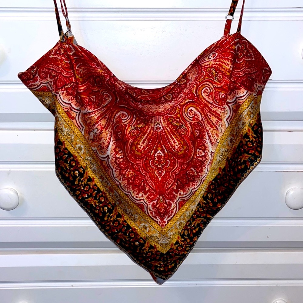 BOUTIQUE SILK BANDANA TOP
